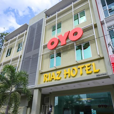 Oyo 89839 Riaz Hotel Malacca Exteriör bild
