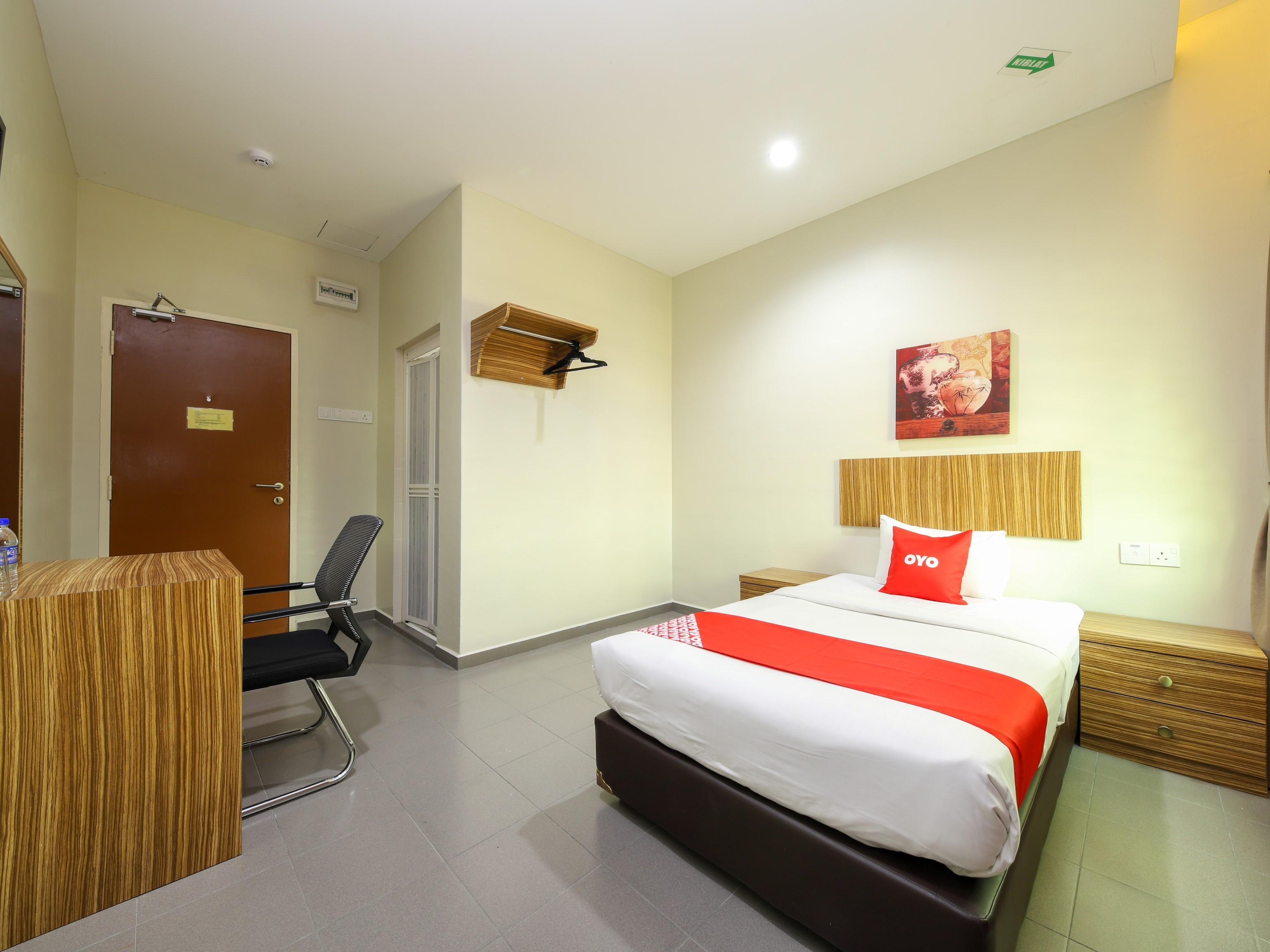 Oyo 89839 Riaz Hotel Malacca Exteriör bild