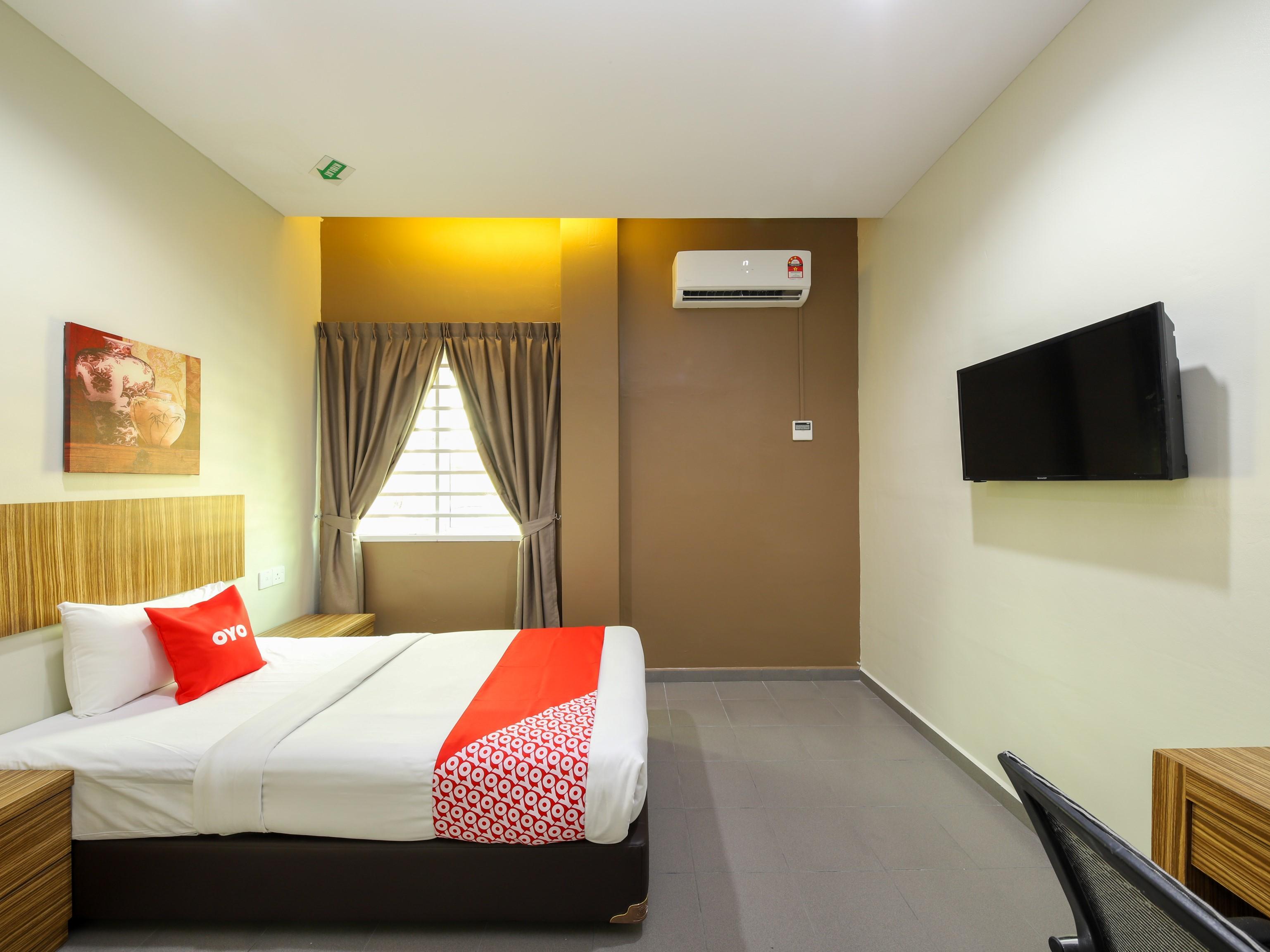 Oyo 89839 Riaz Hotel Malacca Exteriör bild
