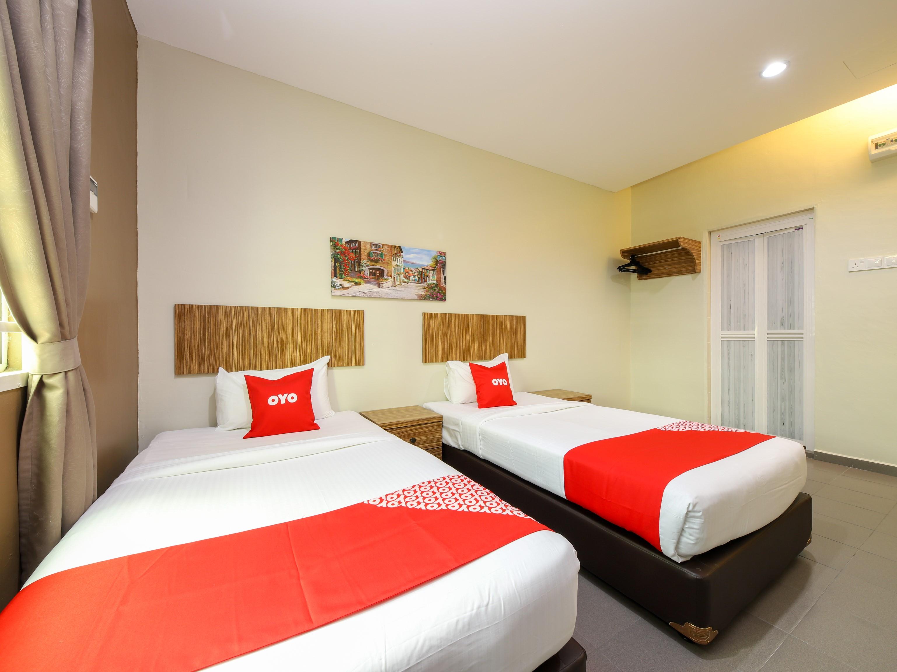 Oyo 89839 Riaz Hotel Malacca Exteriör bild