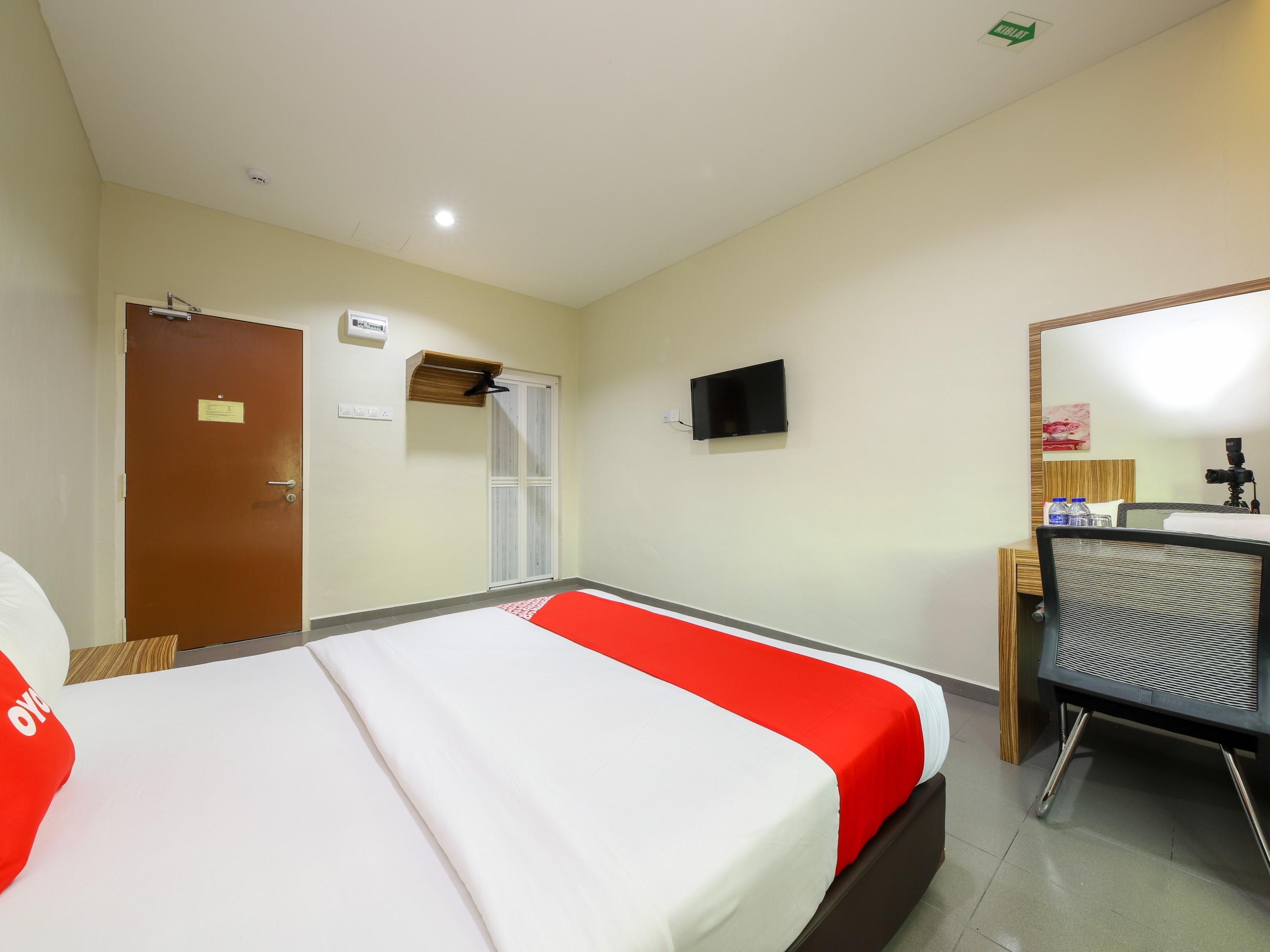 Oyo 89839 Riaz Hotel Malacca Exteriör bild