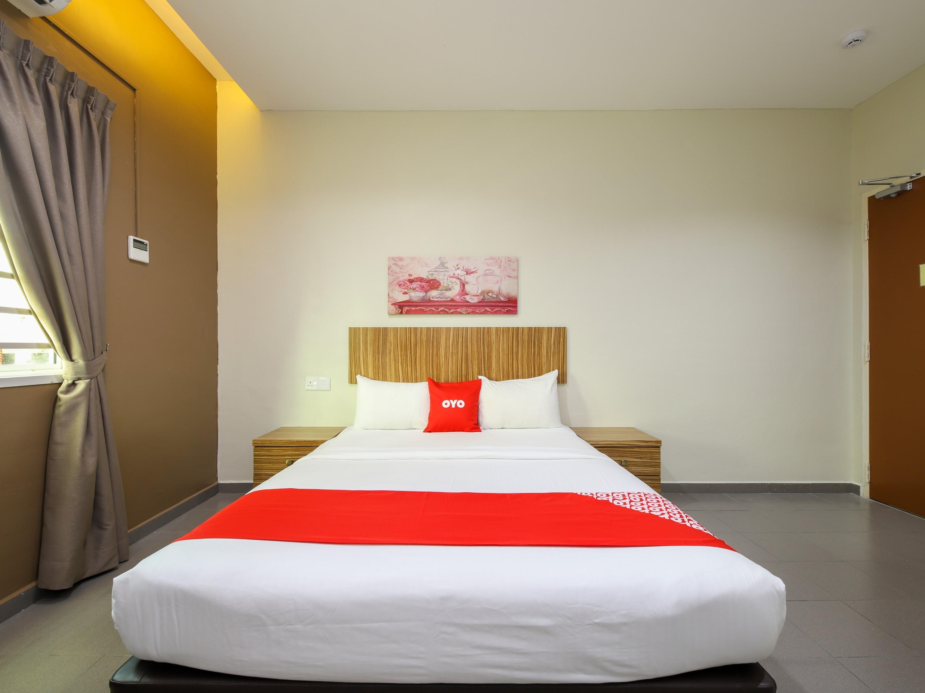 Oyo 89839 Riaz Hotel Malacca Exteriör bild