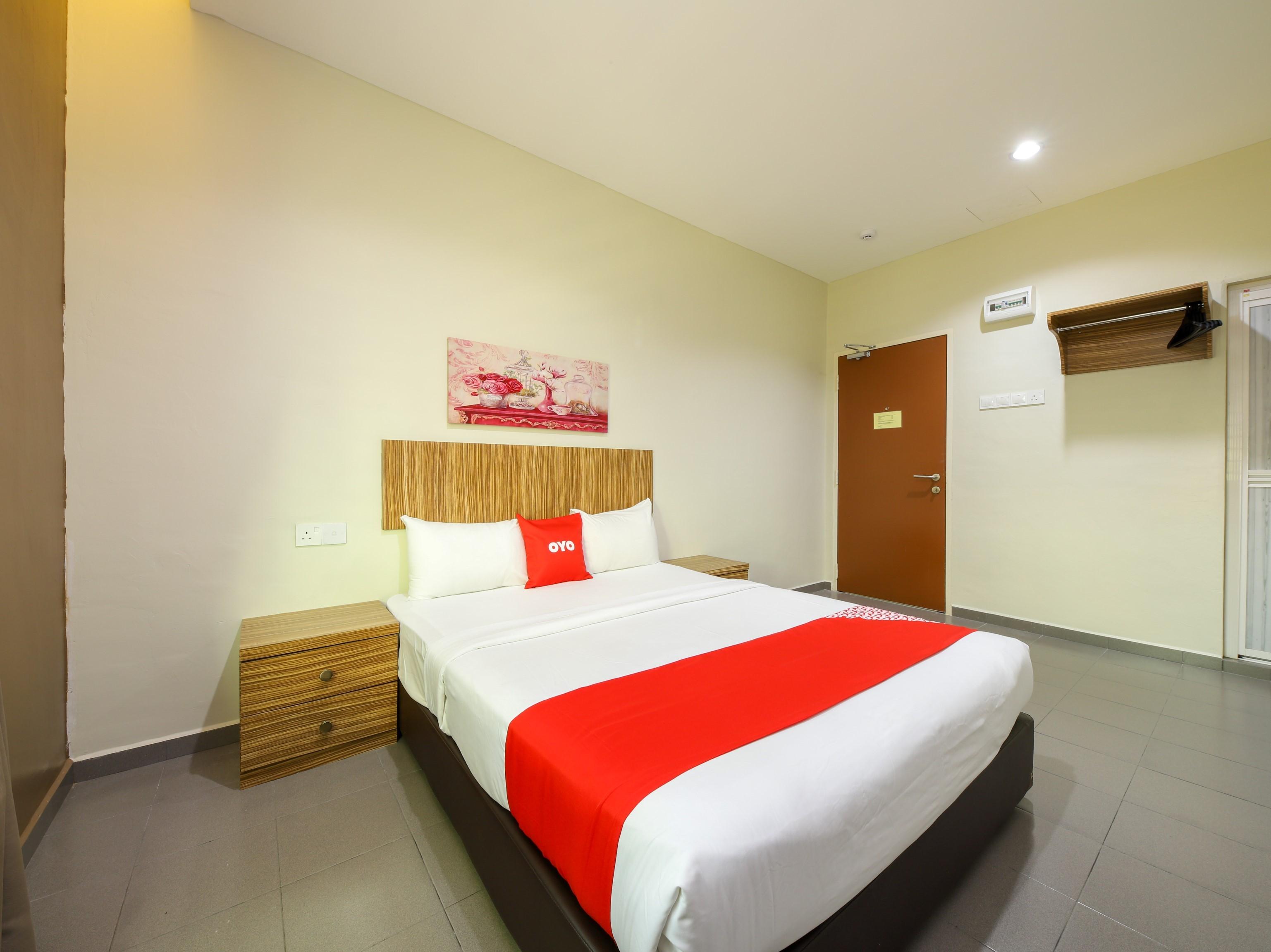 Oyo 89839 Riaz Hotel Malacca Exteriör bild