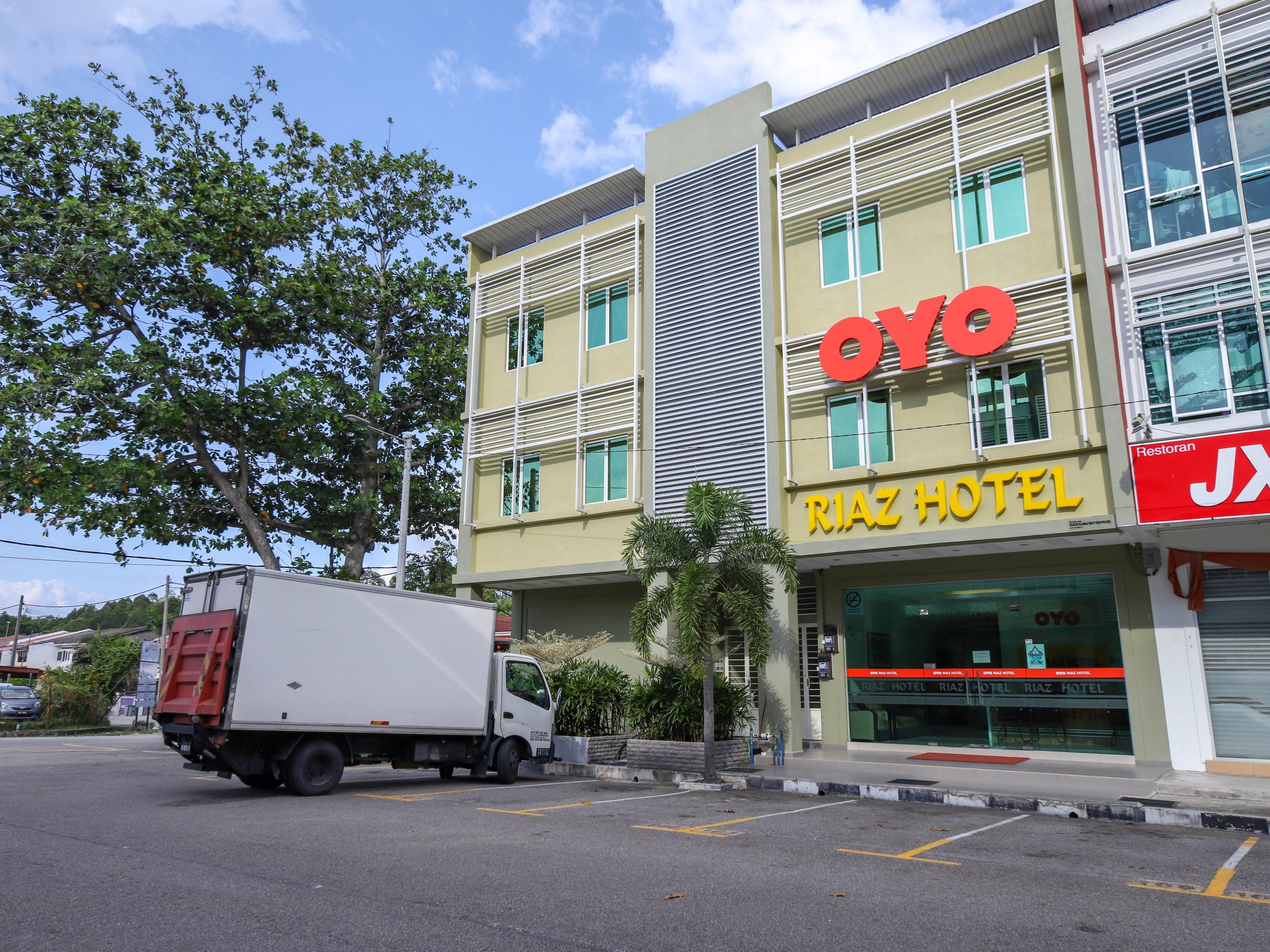 Oyo 89839 Riaz Hotel Malacca Exteriör bild