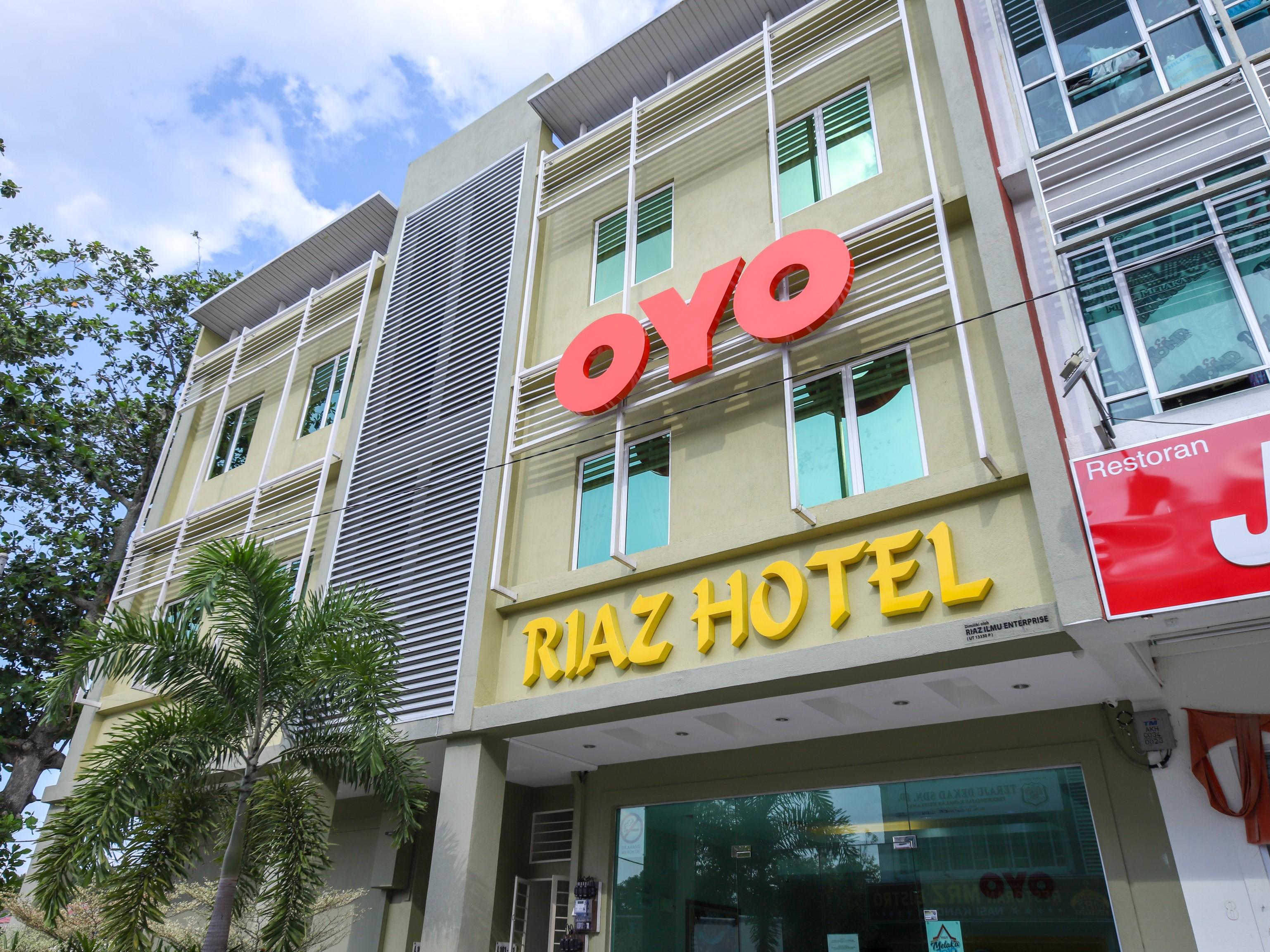 Oyo 89839 Riaz Hotel Malacca Exteriör bild