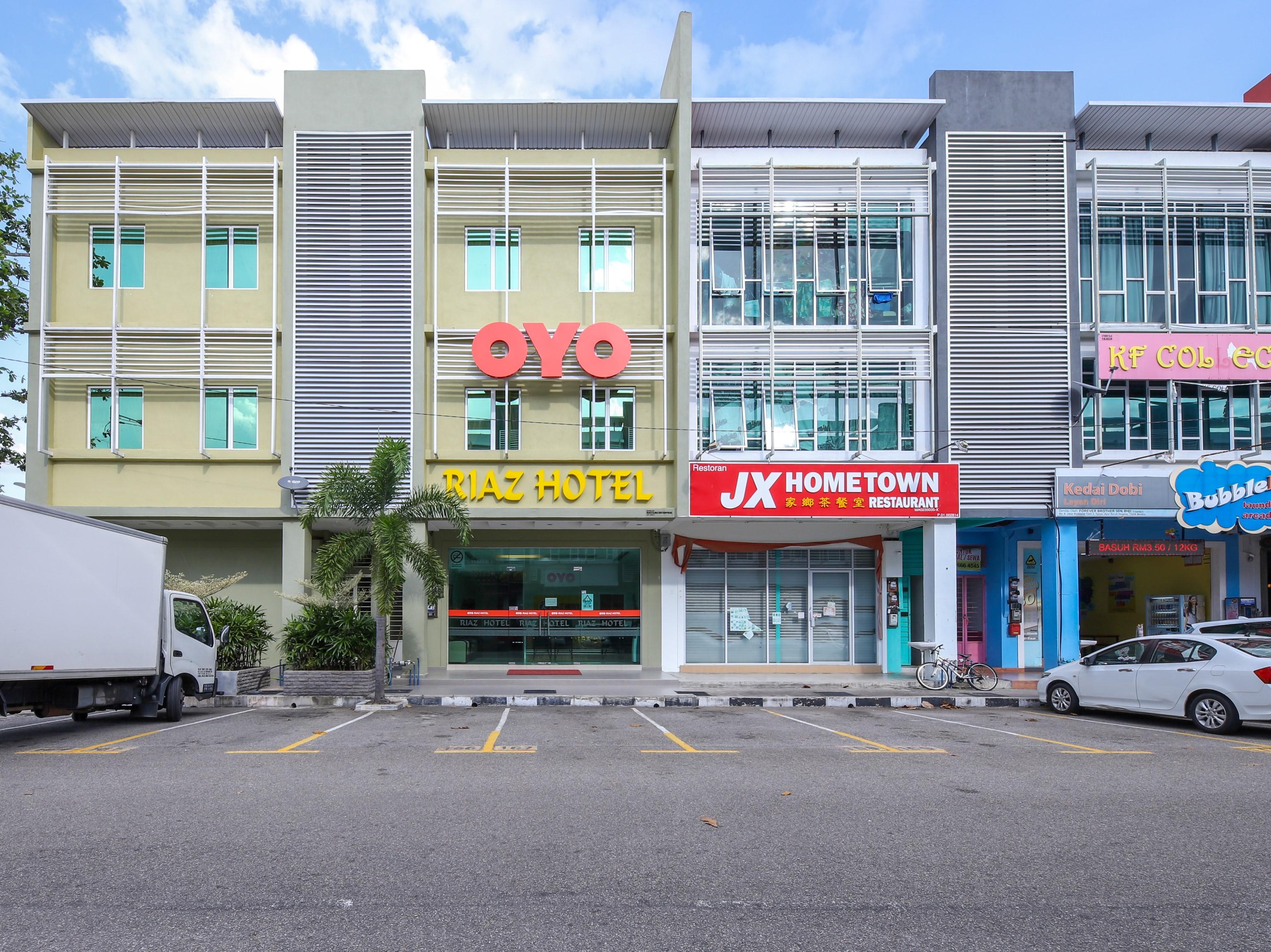 Oyo 89839 Riaz Hotel Malacca Exteriör bild